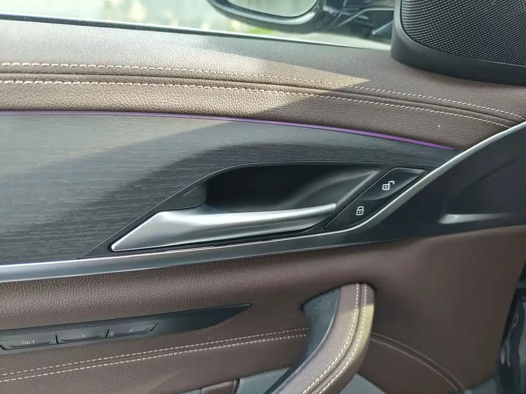 BMW 5 Series New Energy — миниатюра 19