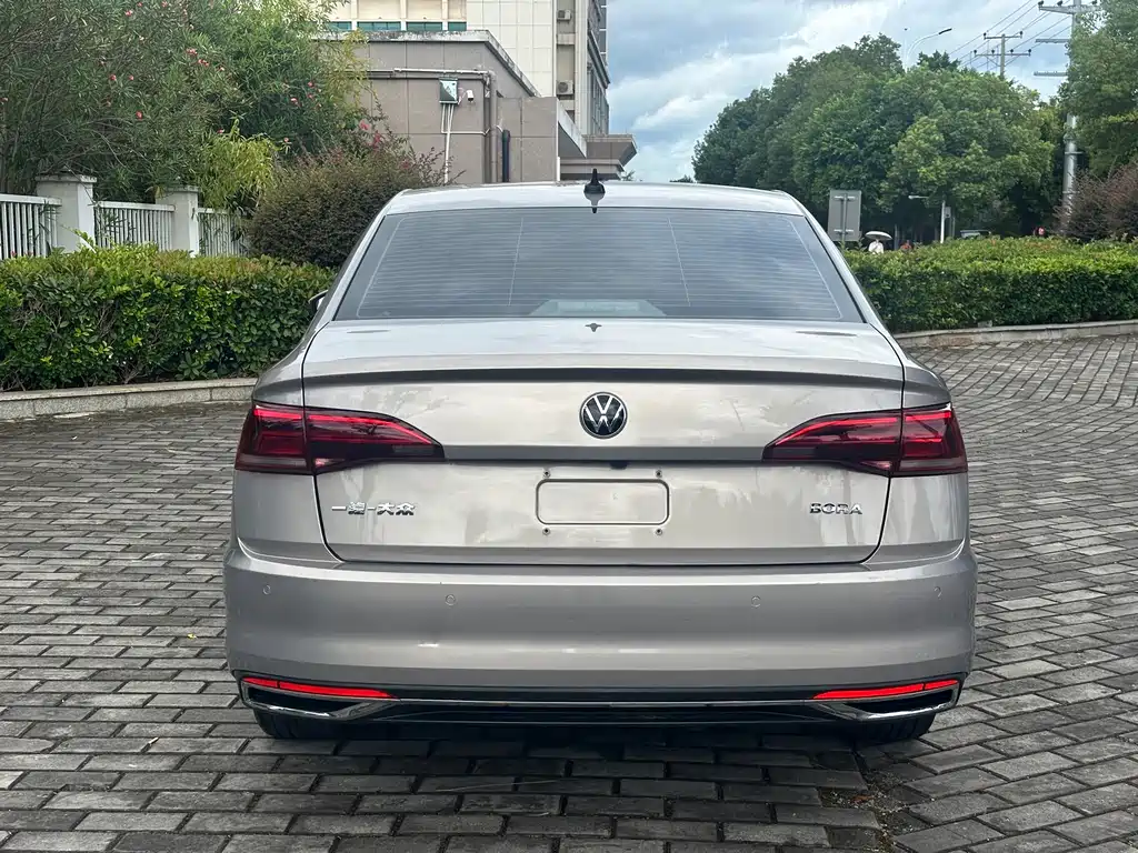 Volkswagen Bora 2021 1.5L AT Elite Smart Connect