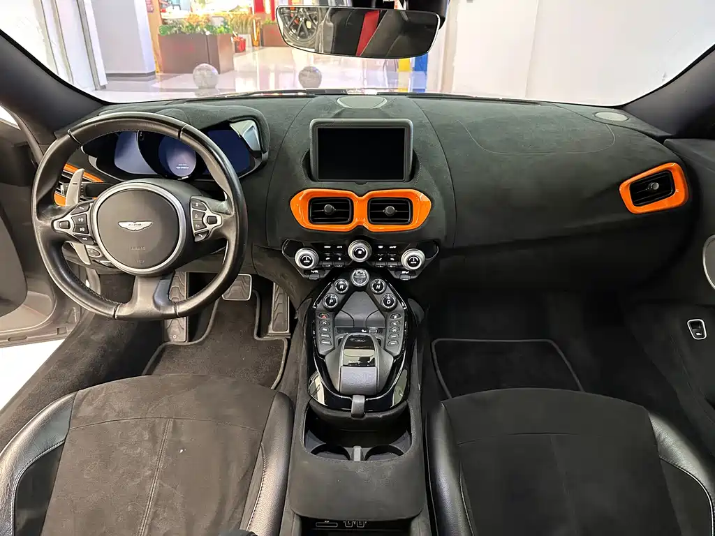 Aston Martin V8 Vantage — миниатюра 14