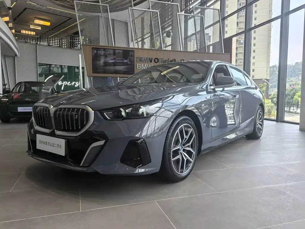 BMW i5 2025