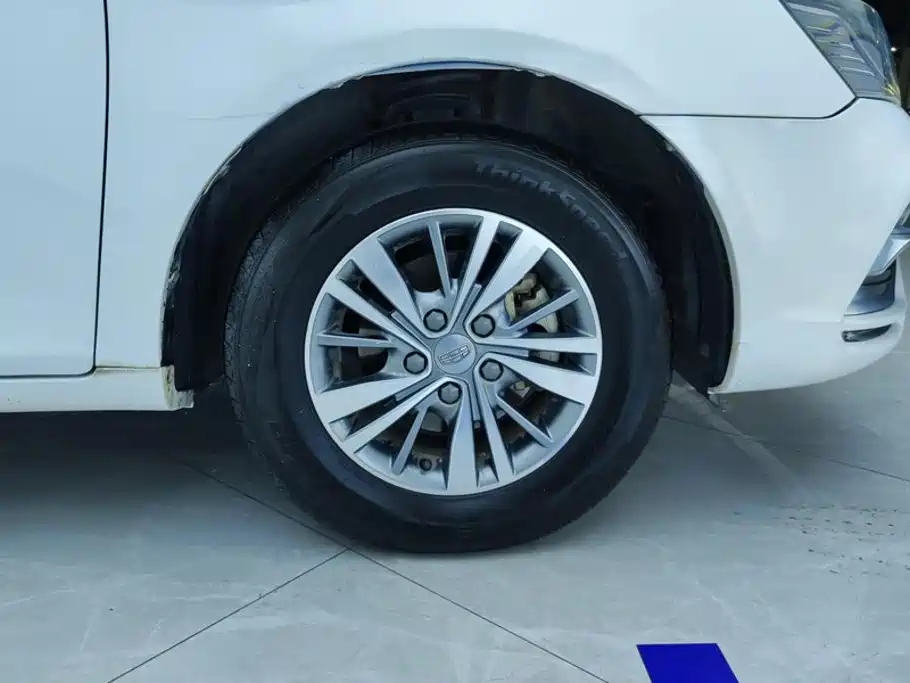 Geely Emgrand — миниатюра 6