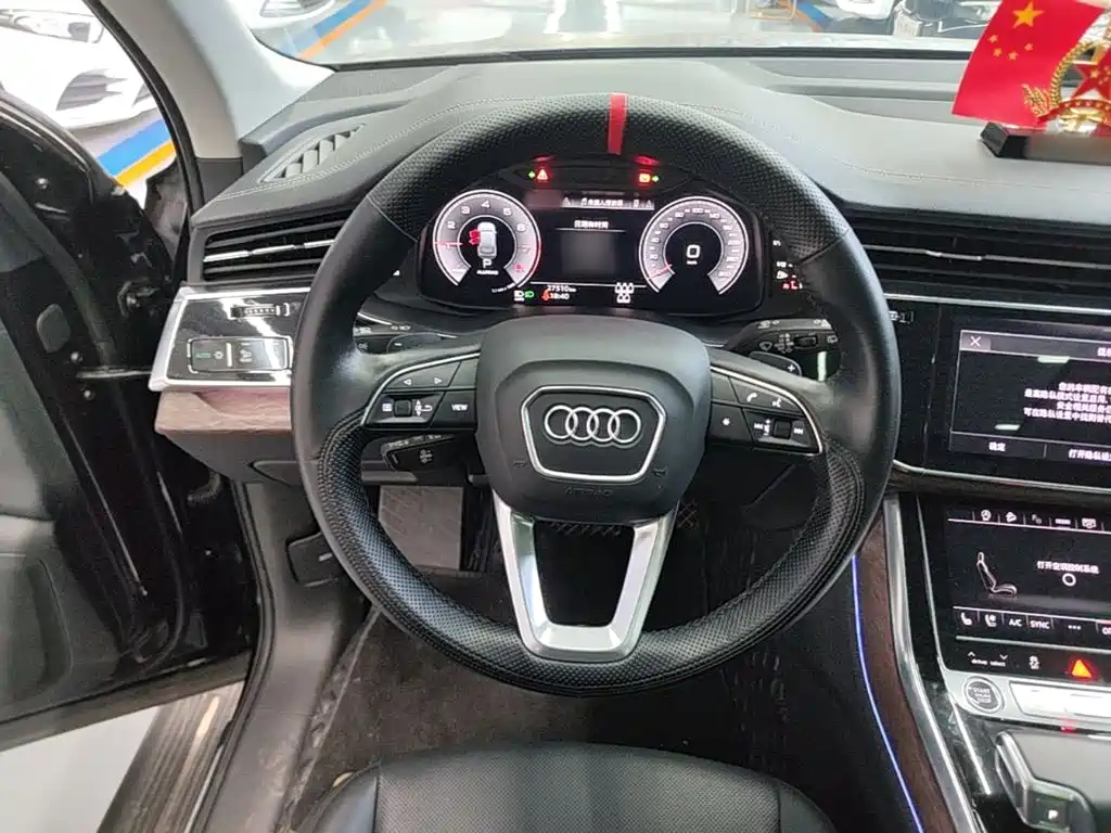 Audi Q7 — миниатюра 11