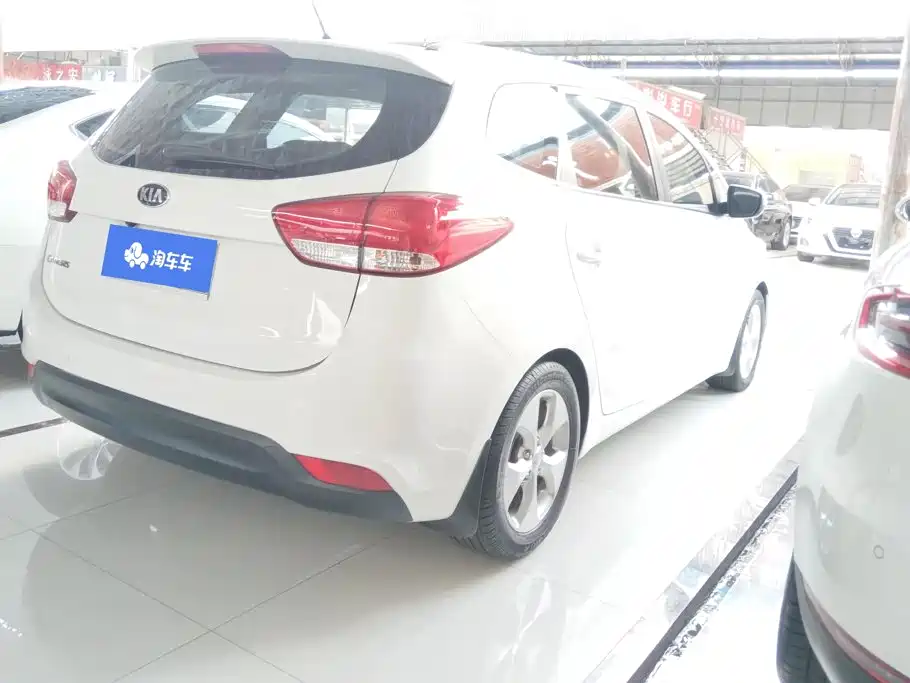 Kia Carens — миниатюра 3