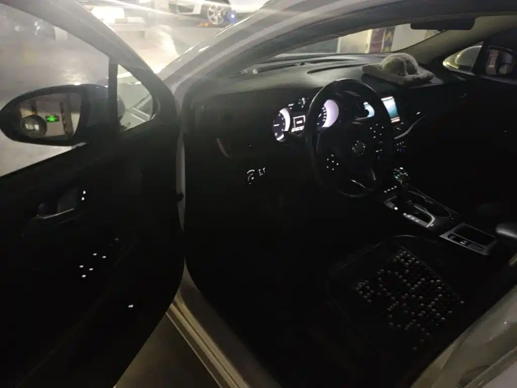 Buick Verano — миниатюра 12