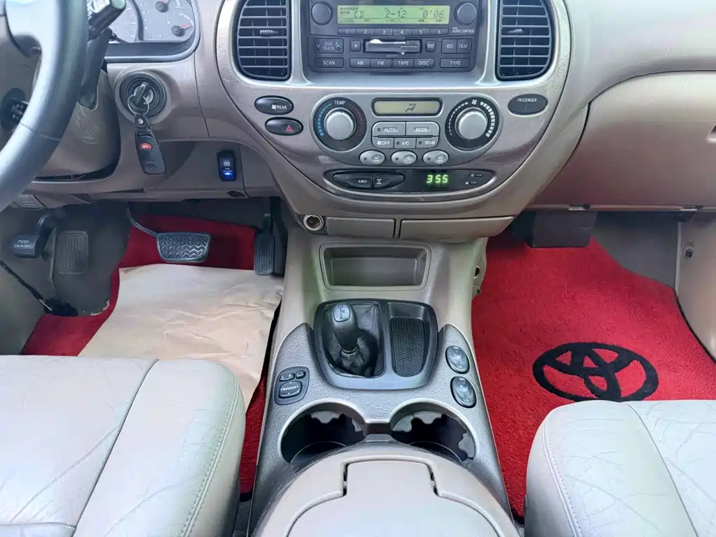 Toyota Sequoia — миниатюра 7