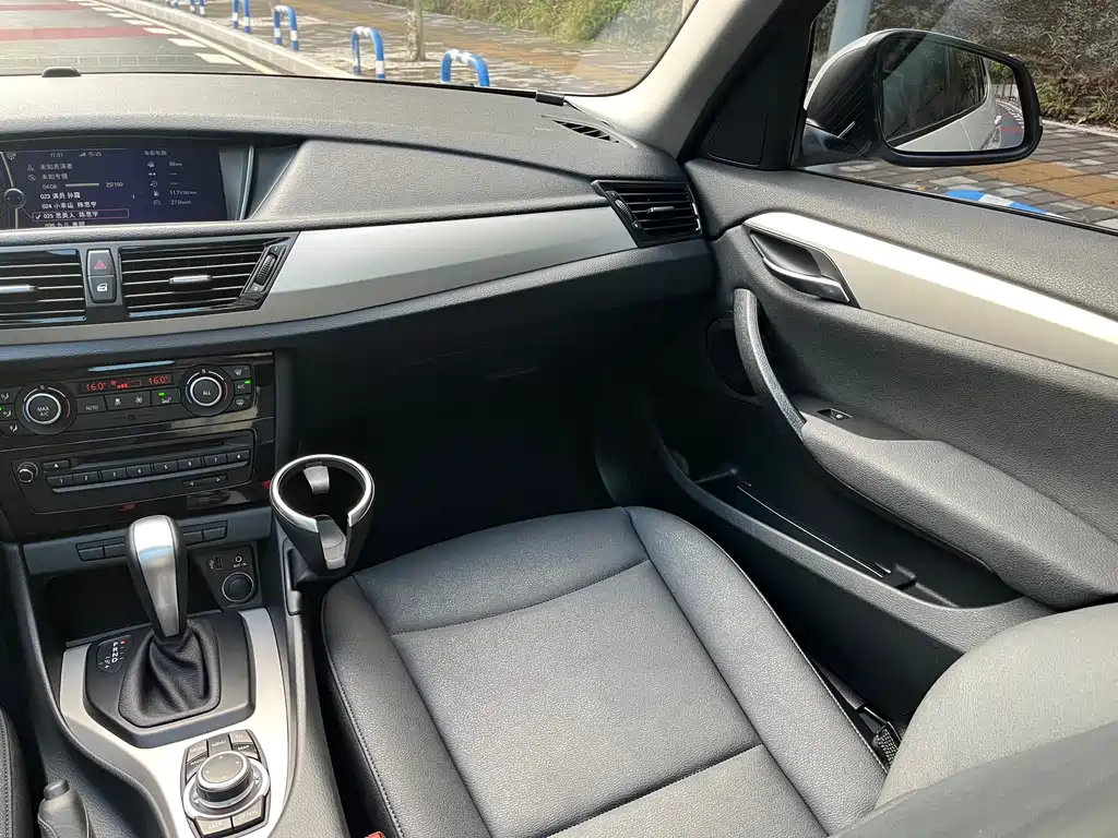 BMW X1 (Import) — миниатюра 11