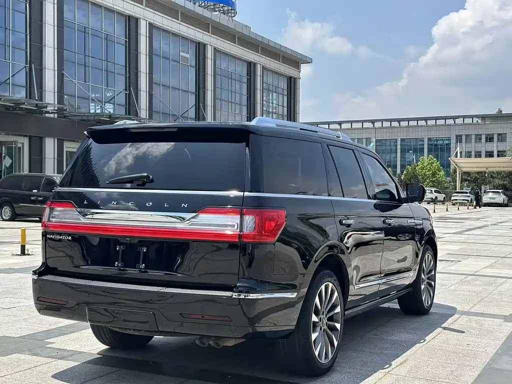 Lincoln Navigator 2018 3.5T V