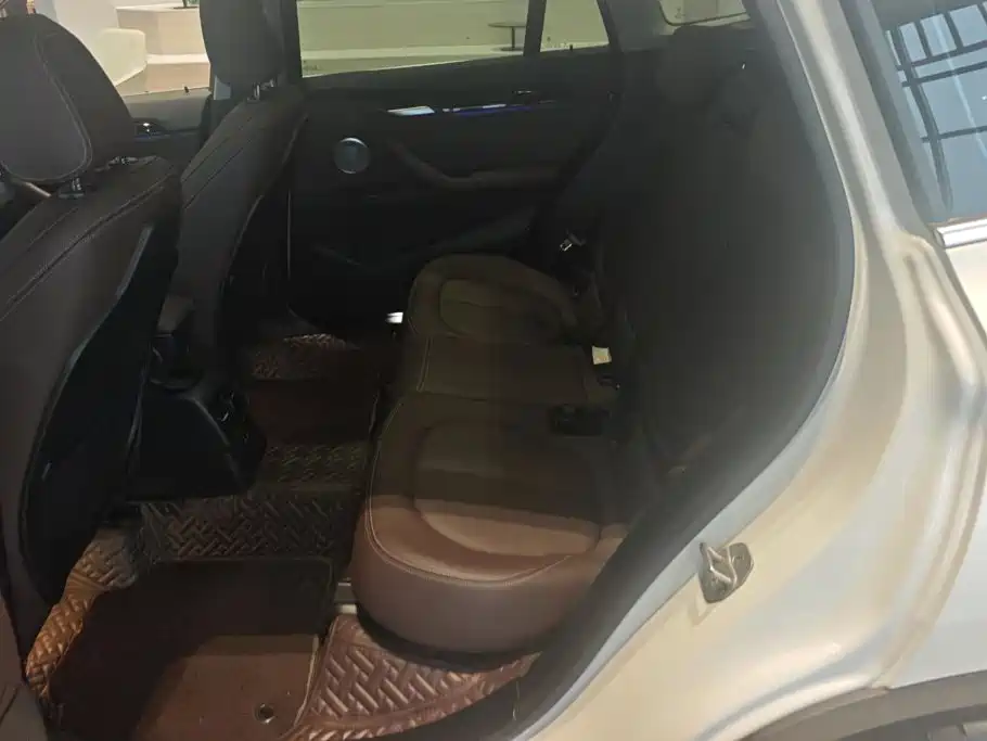 BMW X1 — миниатюра 11