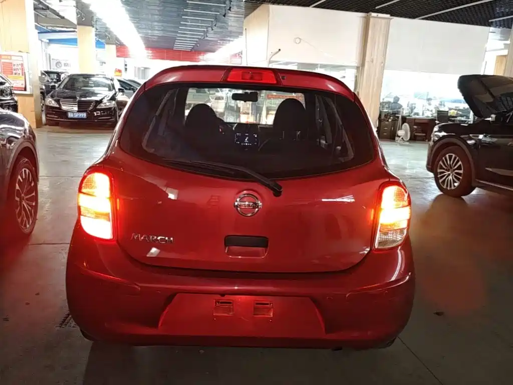 Nissan March — миниатюра 6