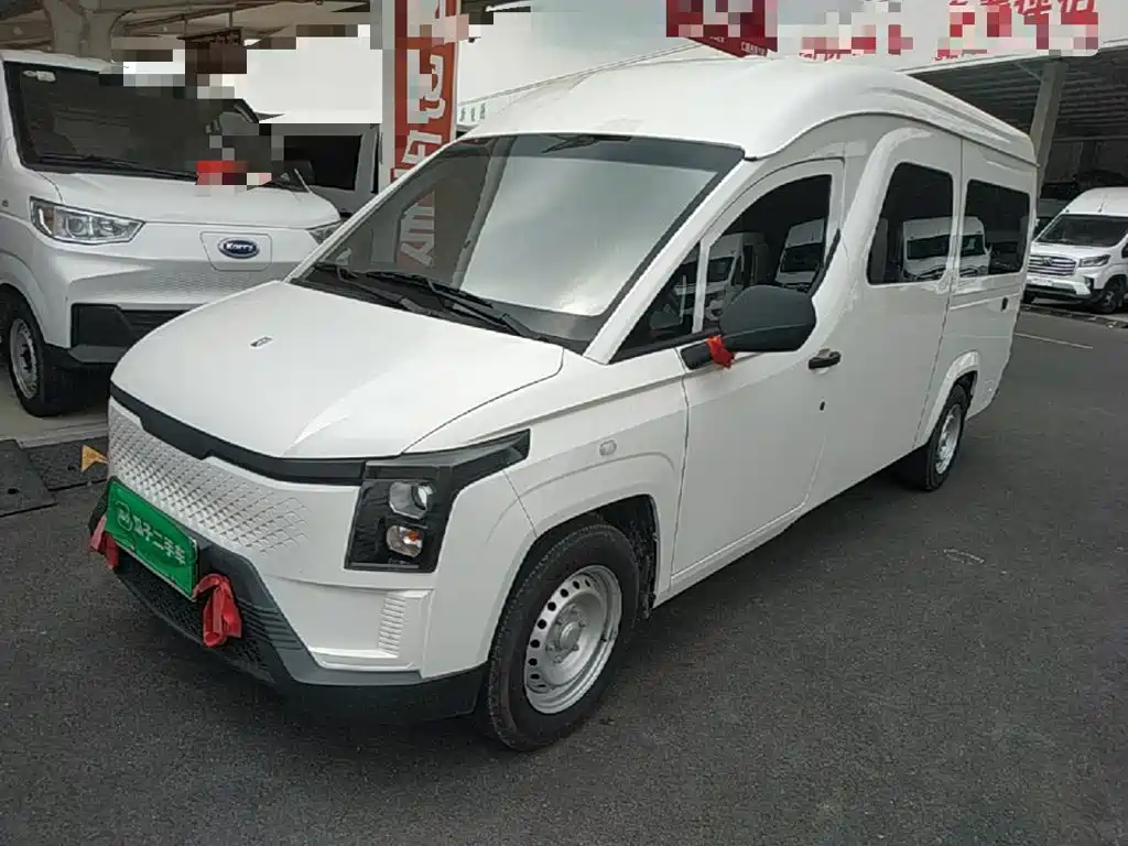 予风汽车 予风黄金仓 — миниатюра 2