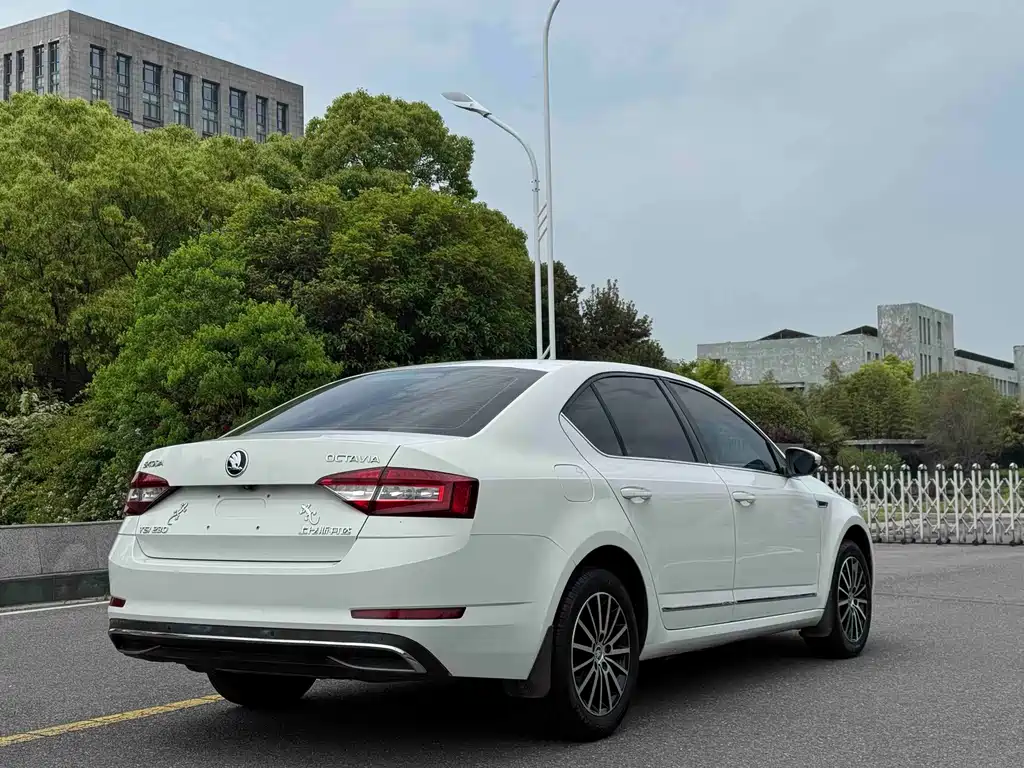Skoda Octavia — миниатюра 9