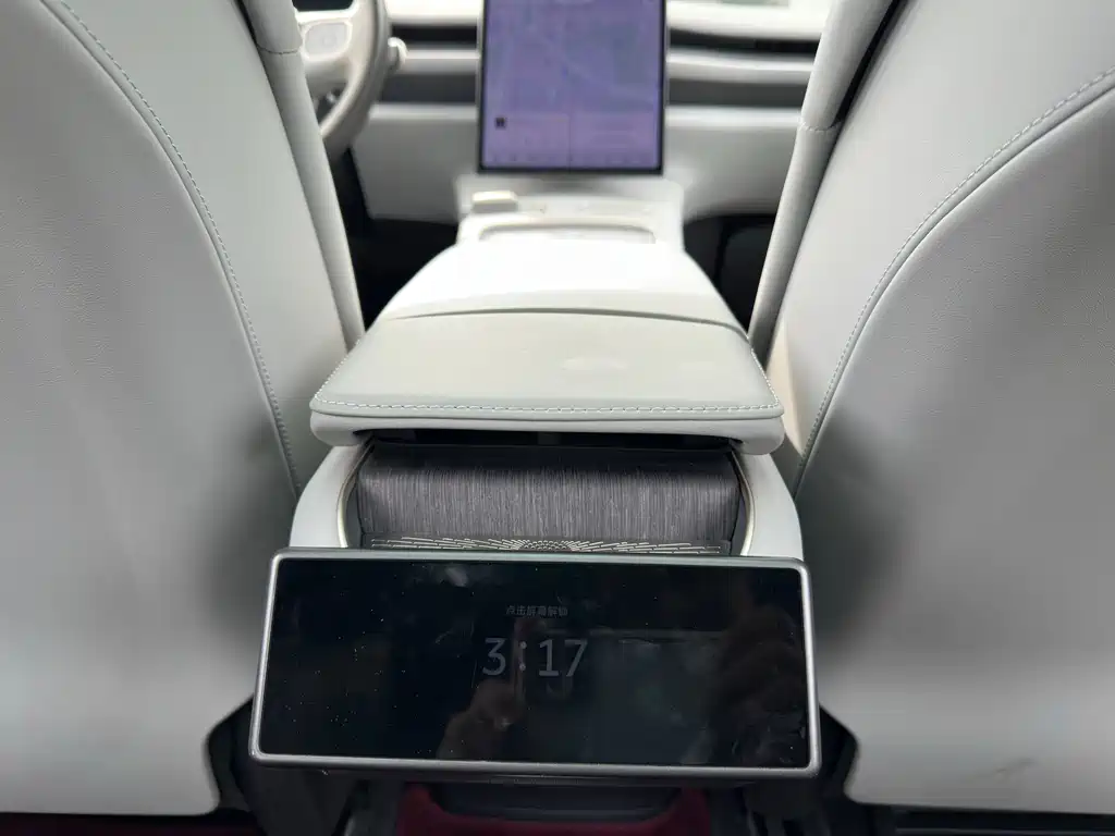 NIO ES8 — миниатюра 18