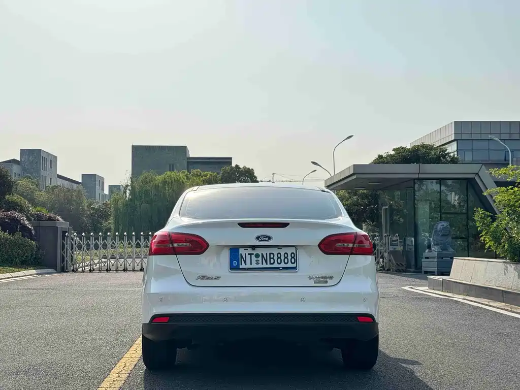 Ford Focus — миниатюра 8