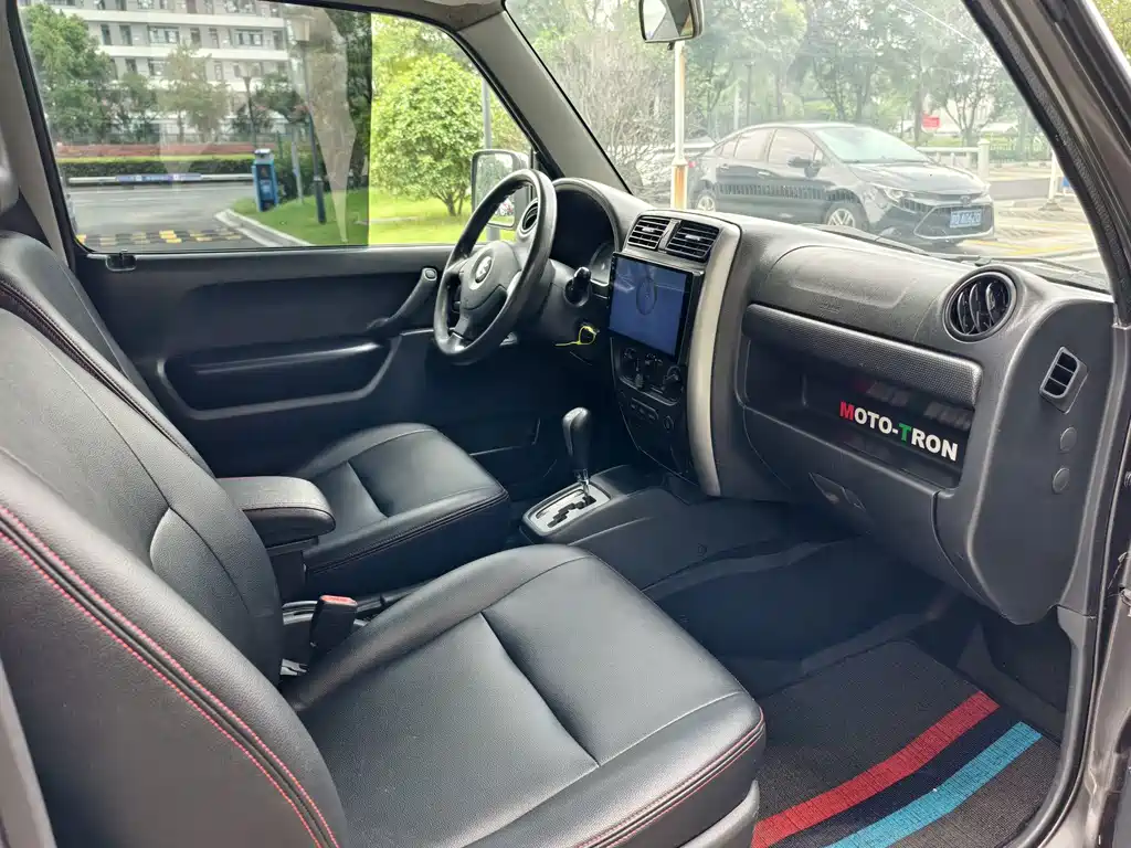 Suzuki Jimny — миниатюра 18