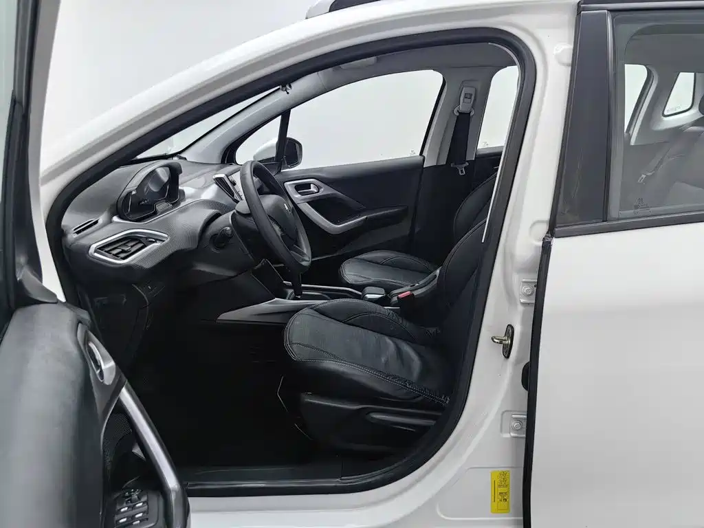 Peugeot 2008 — миниатюра 10