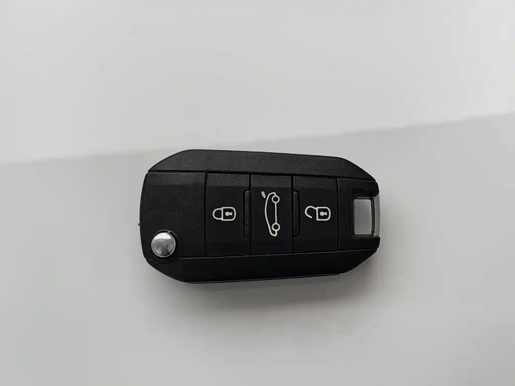 Peugeot 2008 — миниатюра 19