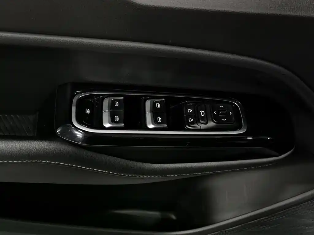 Wuling Victory — миниатюра 9