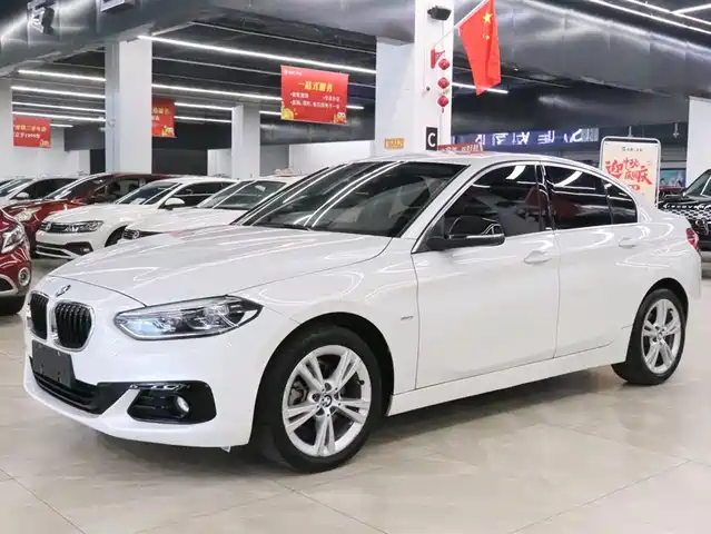 BMW 1 SERIES 2018