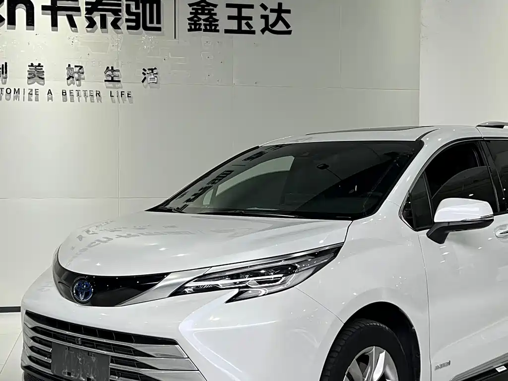 Toyota Sienna — миниатюра 4