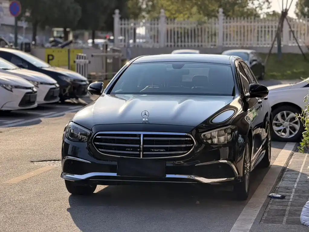 Mercedes-Benz E-Class — миниатюра 3