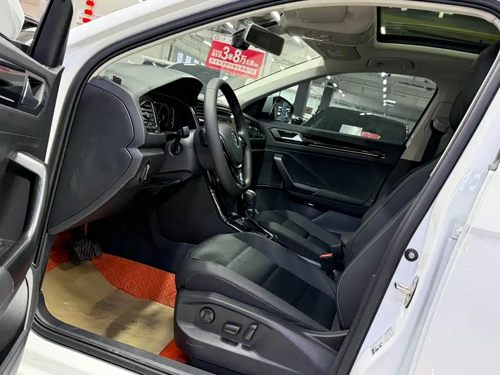 VOLKSWAGEN T ROC EXPLORING SONGS