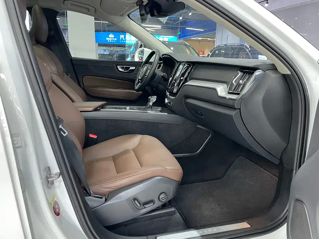 Volvo XC60 2018 T5