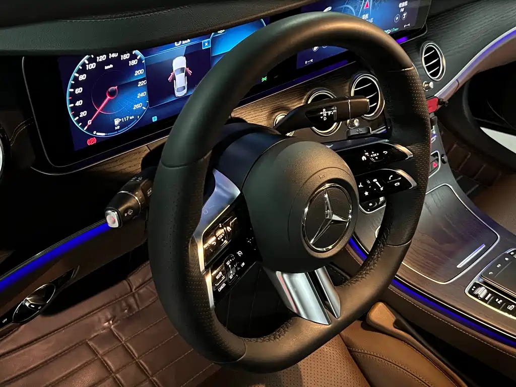 Mercedes-Benz E-Class — миниатюра 23
