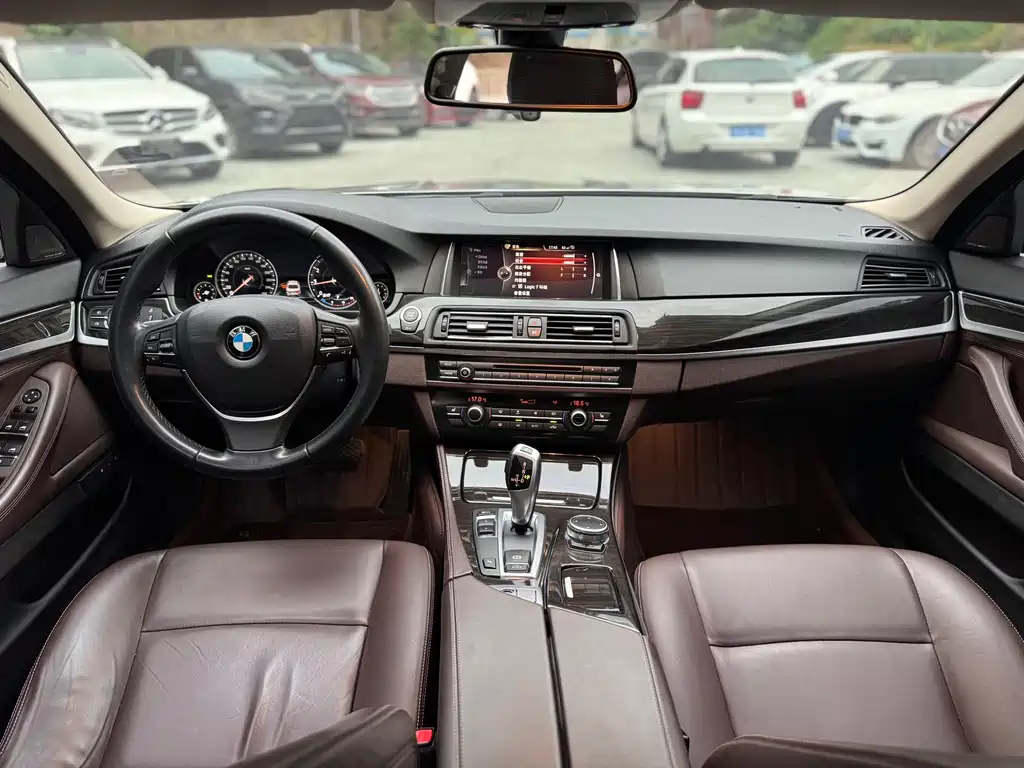 BMW 5 Series — миниатюра 9
