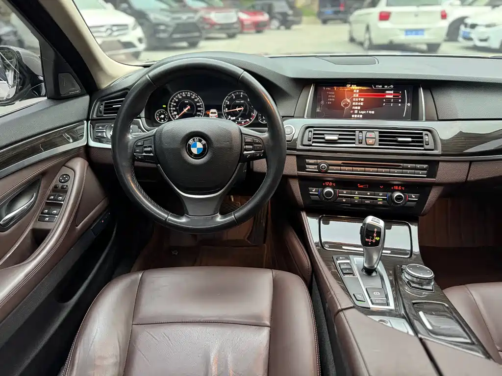 BMW 5 Series — миниатюра 10