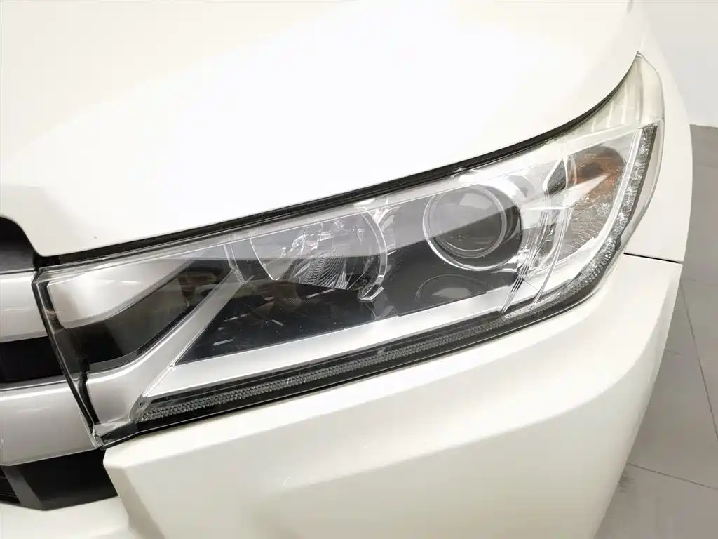 Toyota Highlander 2018 2.0T Luxury 7 мест V