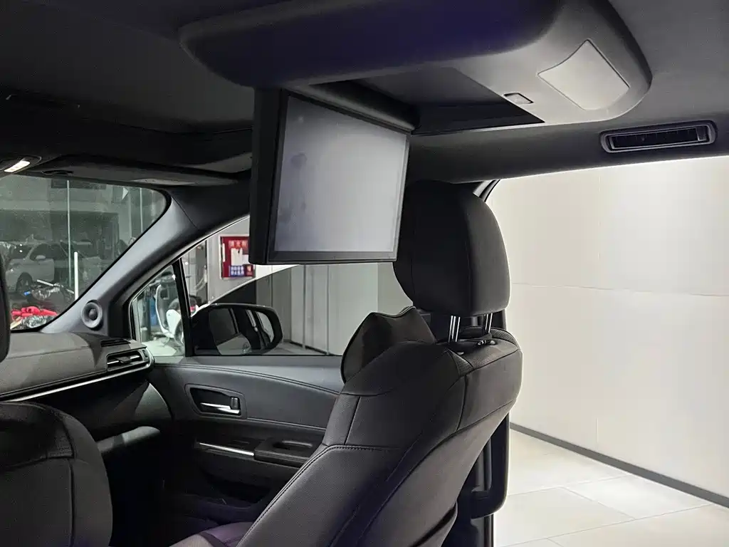 Toyota Sienna — миниатюра 14