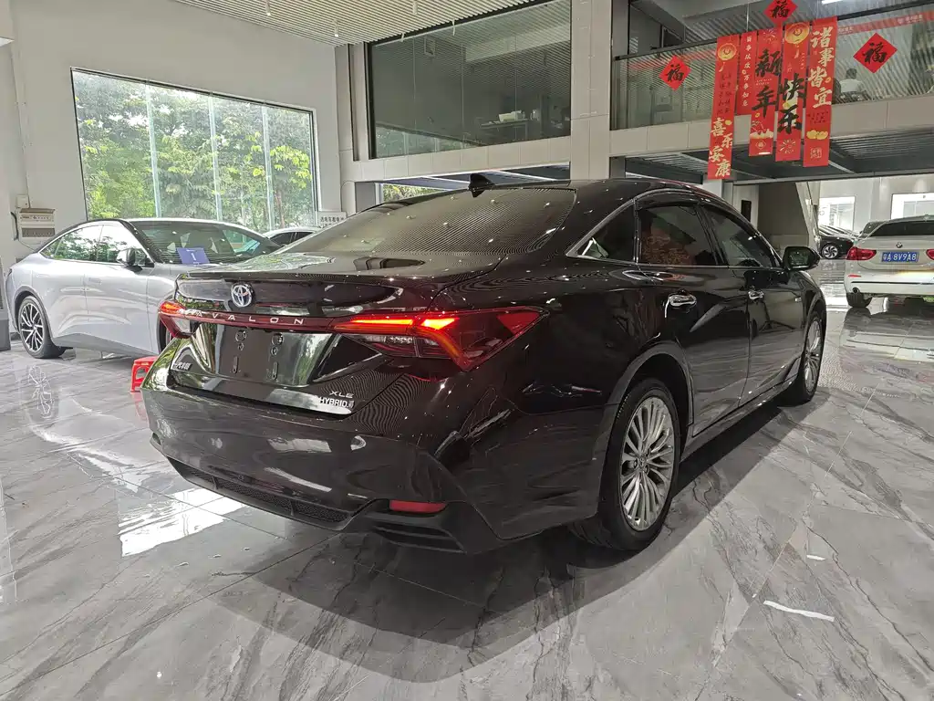 Toyota Avalon 2019 2.5L XLE Luxury V