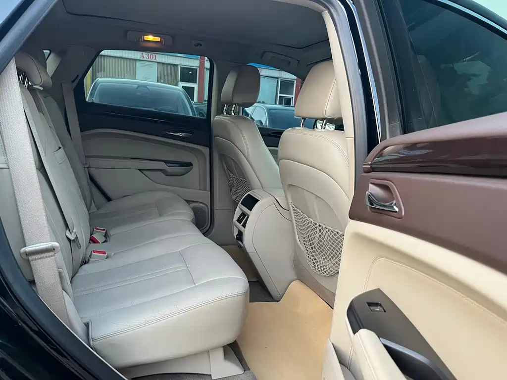 Cadillac SRX — миниатюра 8