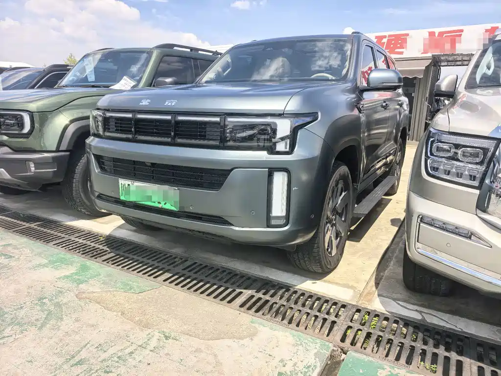 Beijing Off-Road BJ60 в Пекине.