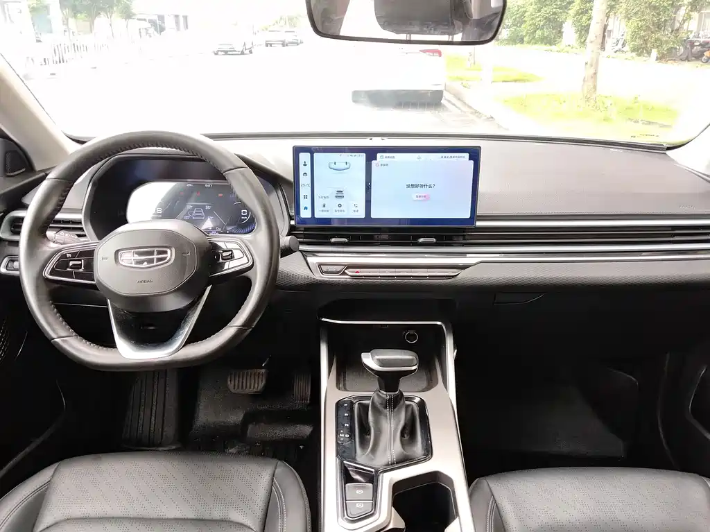 Geely Emgrand — миниатюра 11
