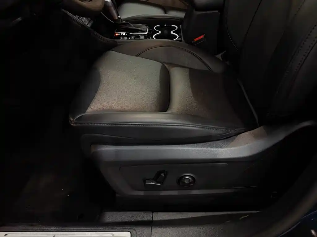 Jeep Grand Commander — миниатюра 20