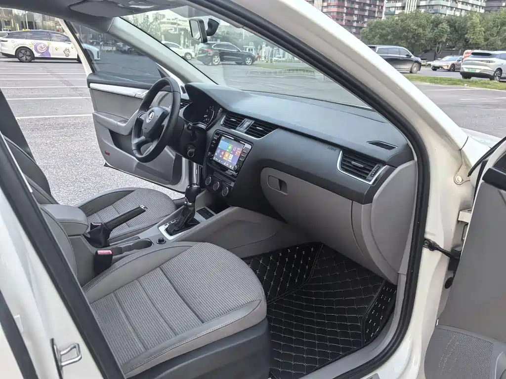 Skoda Octavia — миниатюра 11