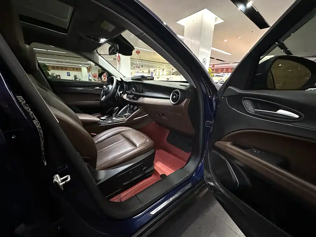 Alfa Romeo Stelvio — миниатюра 24