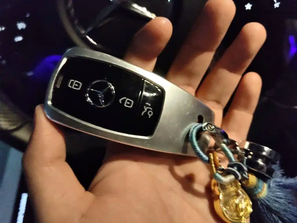 Mercedes-Benz E-Class — миниатюра 12