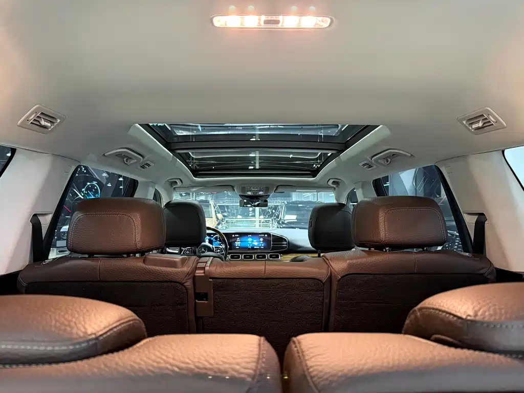 Mercedes-Benz GLS — миниатюра 13