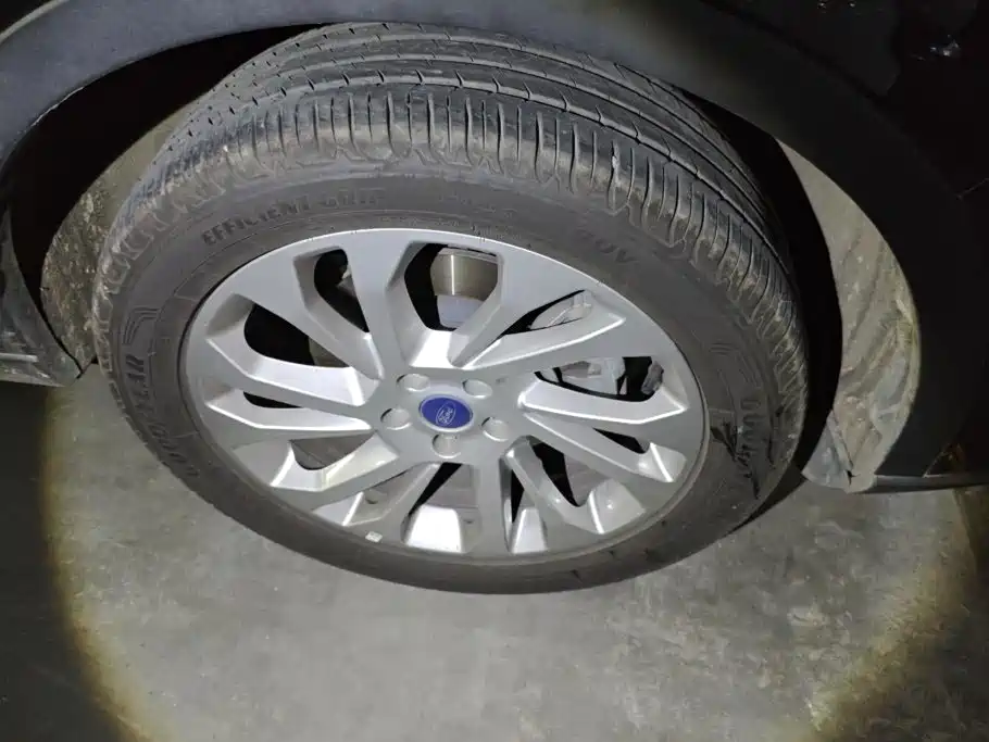 Ford Equator 2023 EcoBoost 225 7 мест（2/3/2）