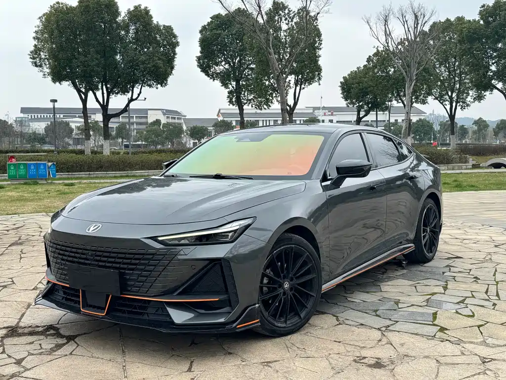 2022 Changan UNI-V - zdjęcie 1 z 16