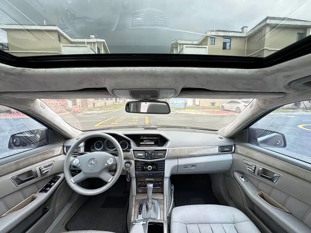 Mercedes-Benz E-Class E 2010 E 200 CGI