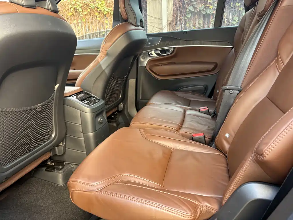 VOLVO XC90 PLUG IN HYBRID