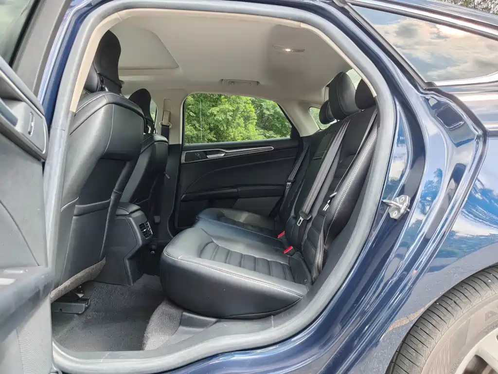 Ford Mondeo — миниатюра 5