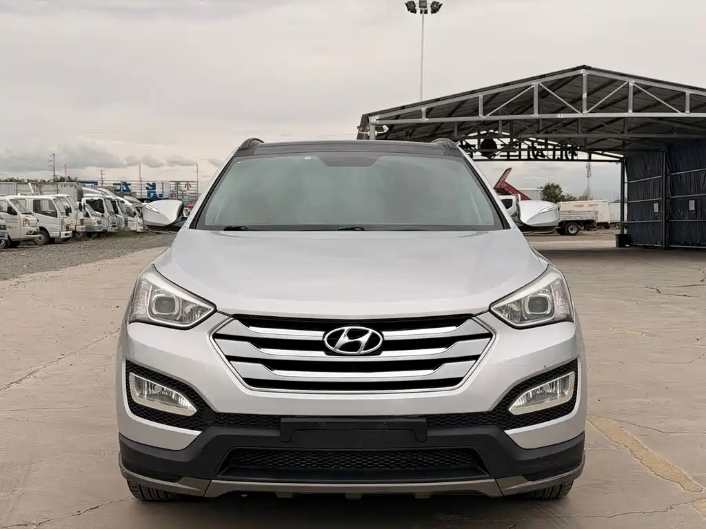 Hyundai Santa Fe (Import) — миниатюра 2