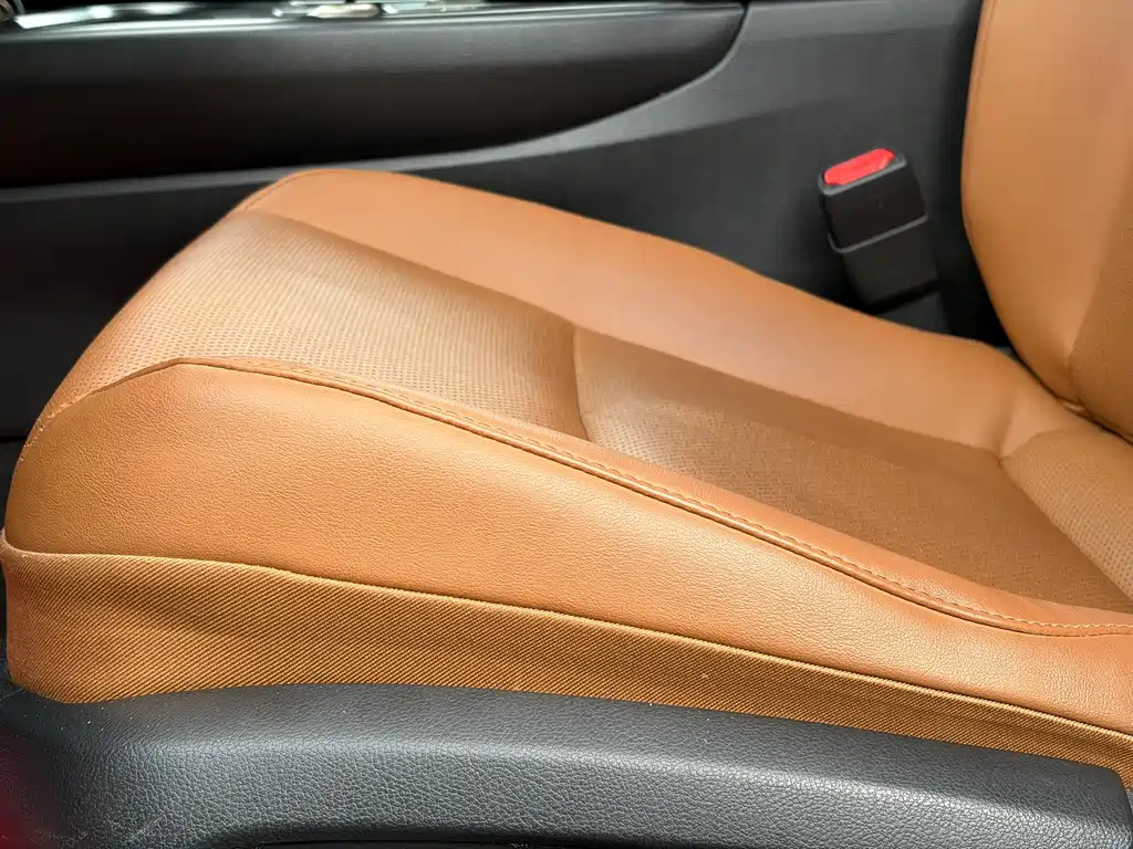 Lexus UX New Energy — миниатюра 9