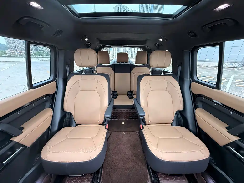 Land Rover Defender — миниатюра 10