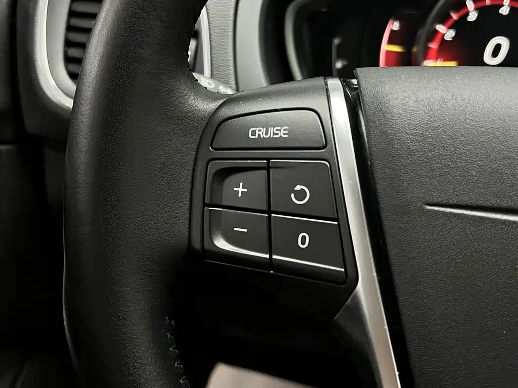 Volvo V40 — миниатюра 31