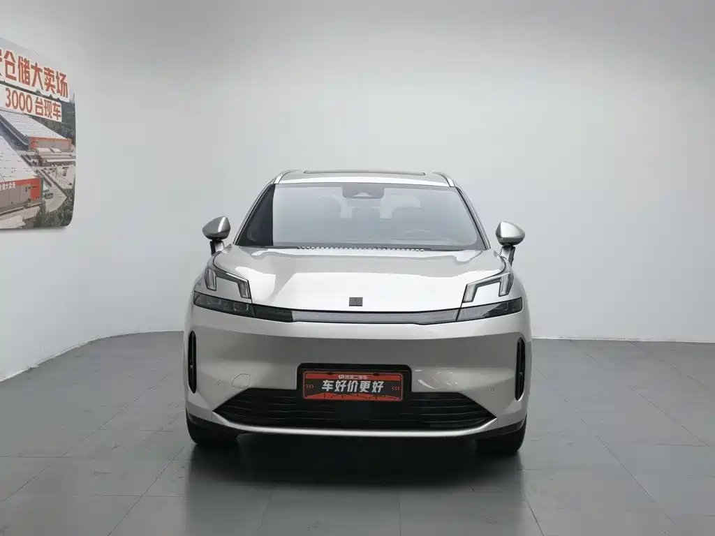 Lynk & Co 08 EM-P 2025 120km Halo